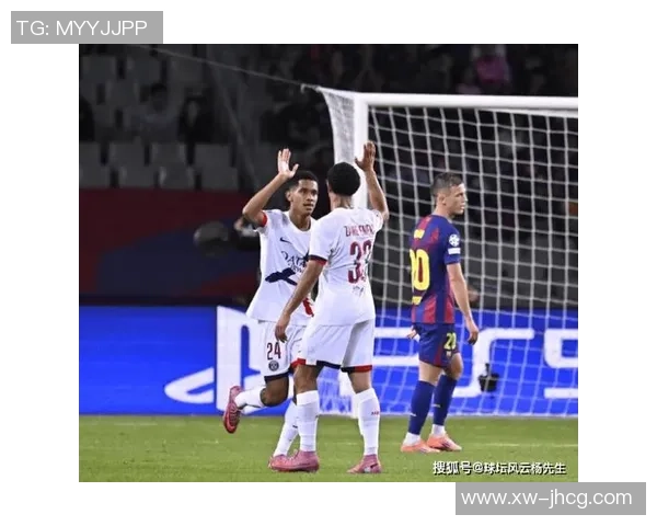 中超激战:里昂狂胜巴黎圣日耳曼6比2神扑瞬间引发全场欢呼