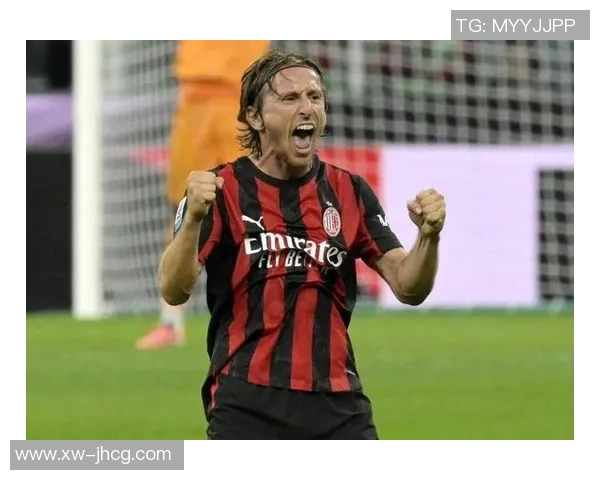 德甲激战AC米兰以4-3逆转曼联转会传闻再度升温引发关注